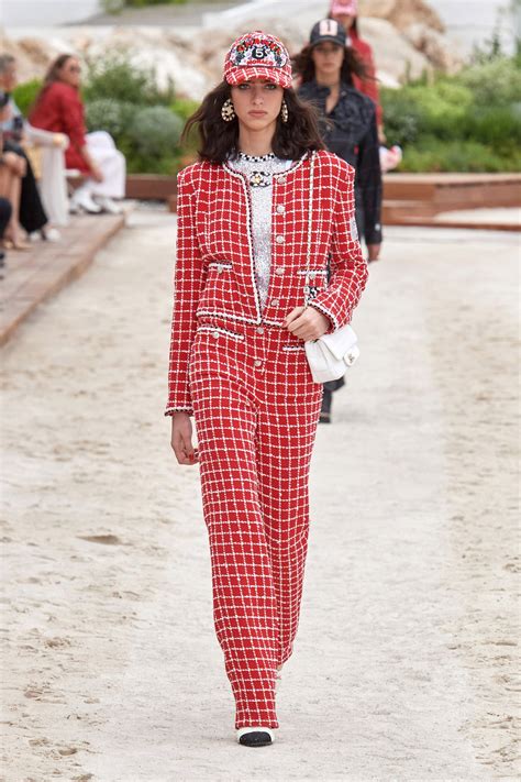 does every chanel clothing go on the run way|Chanel runway fashion.